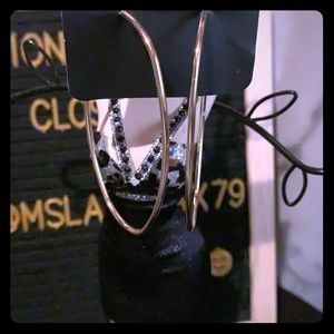 Gold Oval shaped lightweight earrings